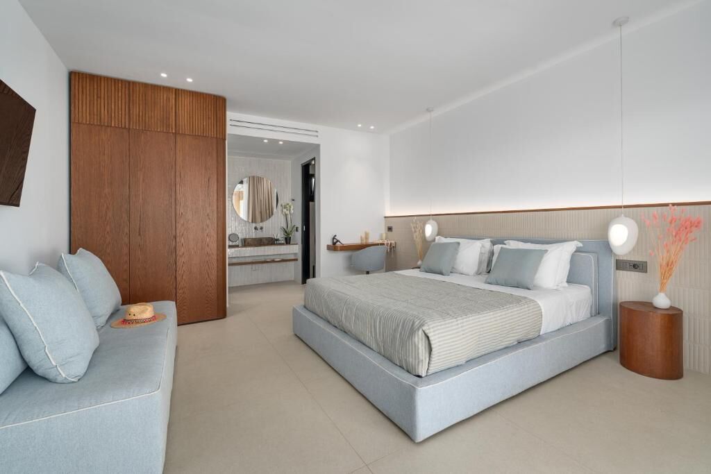 In-room safe, iron/ironing board, free WiFi