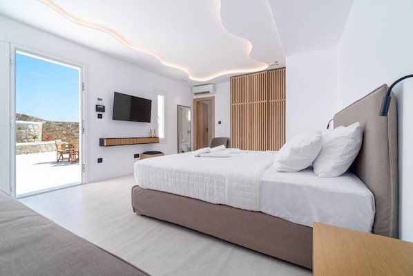 Deluxe Junior Suite | In-room safe, iron/ironing board, free WiFi - Le Ciel Suites & Villas (Mykonos)