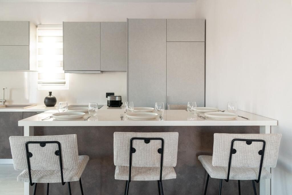 Deluxe Villa, Patio, Pool View | Private kitchen