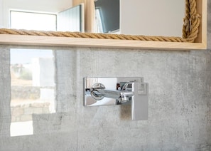 Deluxe Double Room | Bathroom - Le Ciel Suites & Villas (Mykonos)