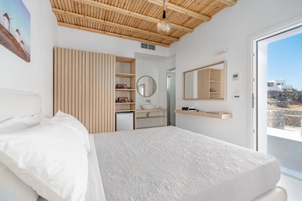 In-room safe, iron/ironing board, free WiFi