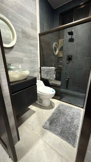 Bathroom - Peaceful cabin with access to river balso in charming Ojochal (Osa)