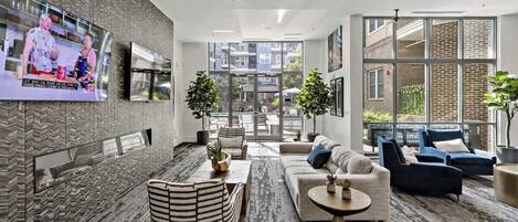 المنشأة من الداخل