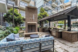 Terrace/patio - Midtown Gem Steps to Uptown & Queens University! (Charlotte)