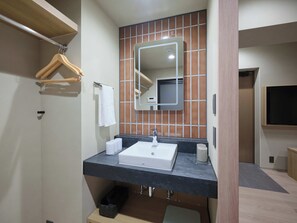 高級客房 (Japanese) | 浴室 | 淋浴設備、免費梳洗用品、風筒、拖鞋