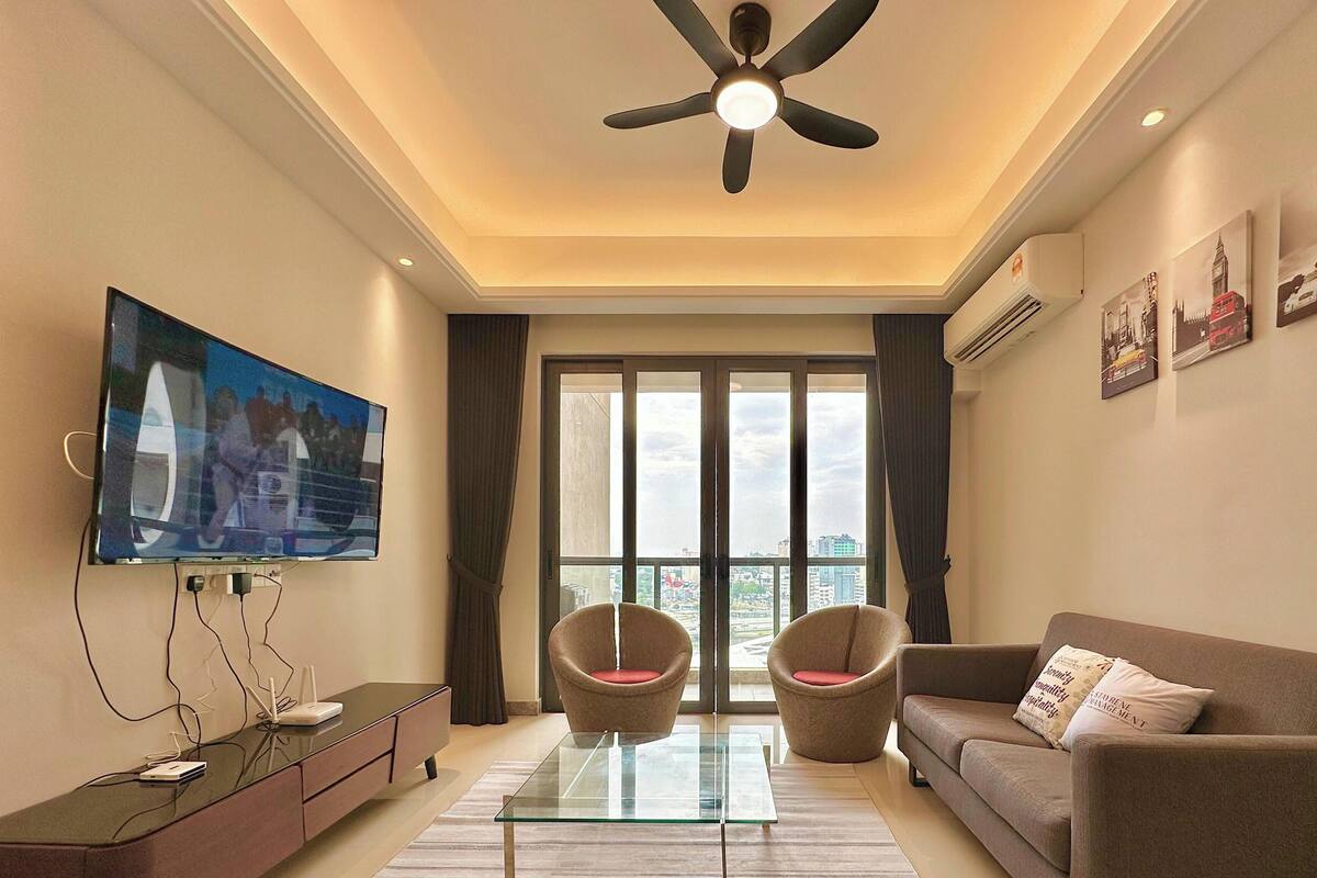 Apartment, 2 Bedrooms, 2 Bathrooms | Living area | Flat-screen TV