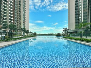Outdoor pool - R&F Princess Cove Phase 2 by Stayrene (Johor Bahru)