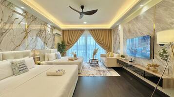 Studio Suite Cao cấp, ban công, quang cảnh biển | Màn/rèm cản sáng, bàn ủi/dụng cụ ủi quần áo