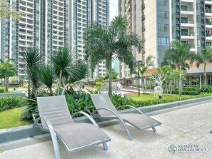 Outdoor pool - R&F Princess Cove Phase 2 by Stayrene (Johor Bahru)