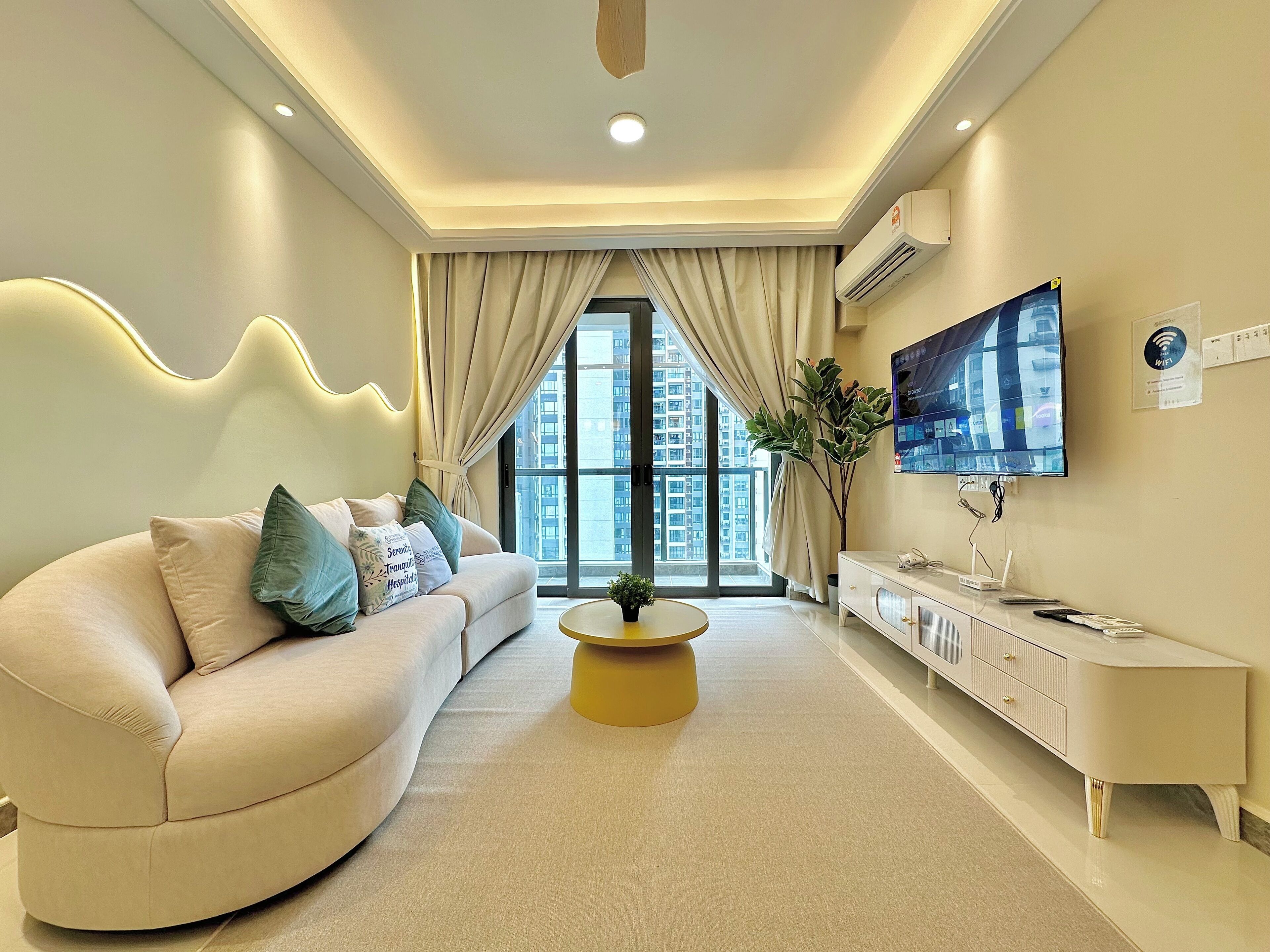 Luxury Apartment, 1 Bedroom, Balcony, City View | Living area