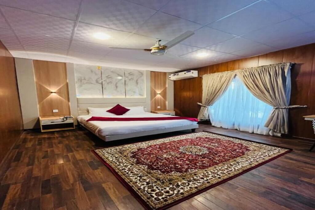 Iron/ironing board, free WiFi