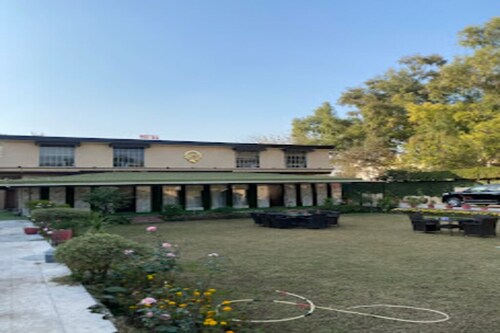 Hotel Posh Pavilion