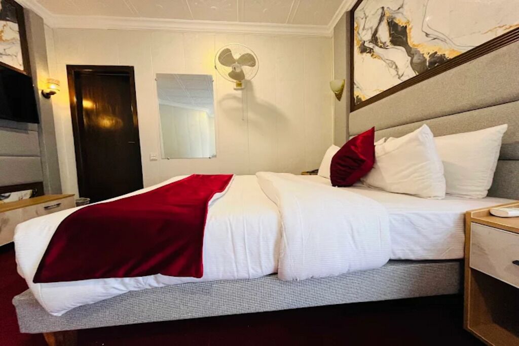 Iron/ironing board, free WiFi