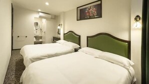 Standard Triple Room, City View | Blackout drapes, soundproofing, free WiFi - Daidoh Garden Hotel Osaka (osakashi konohanaku nishikujyou)