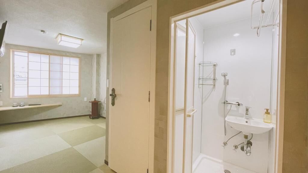 Japanese-style Triple Room, City View | Bathroom