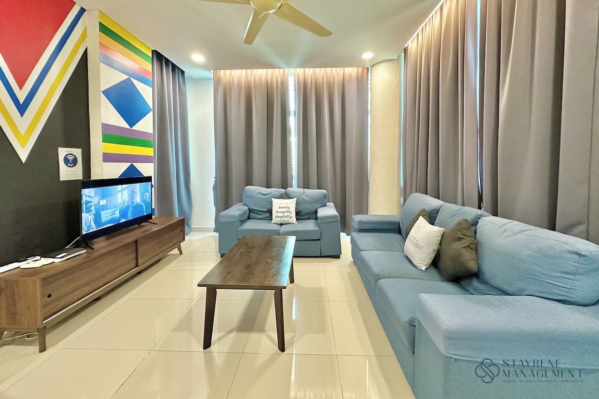 舒適複式房屋, 4 間臥室, 非吸煙房, 冰箱和微波爐 | 起居區