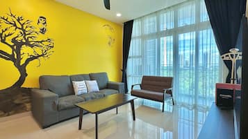 Comfort Apartment, 2 Bedrooms, Balcony, City View | Living area