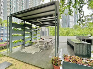 Outdoor dining - 1 Medini Residence Neo by Stayrene (Gelang Patah/Legoland)