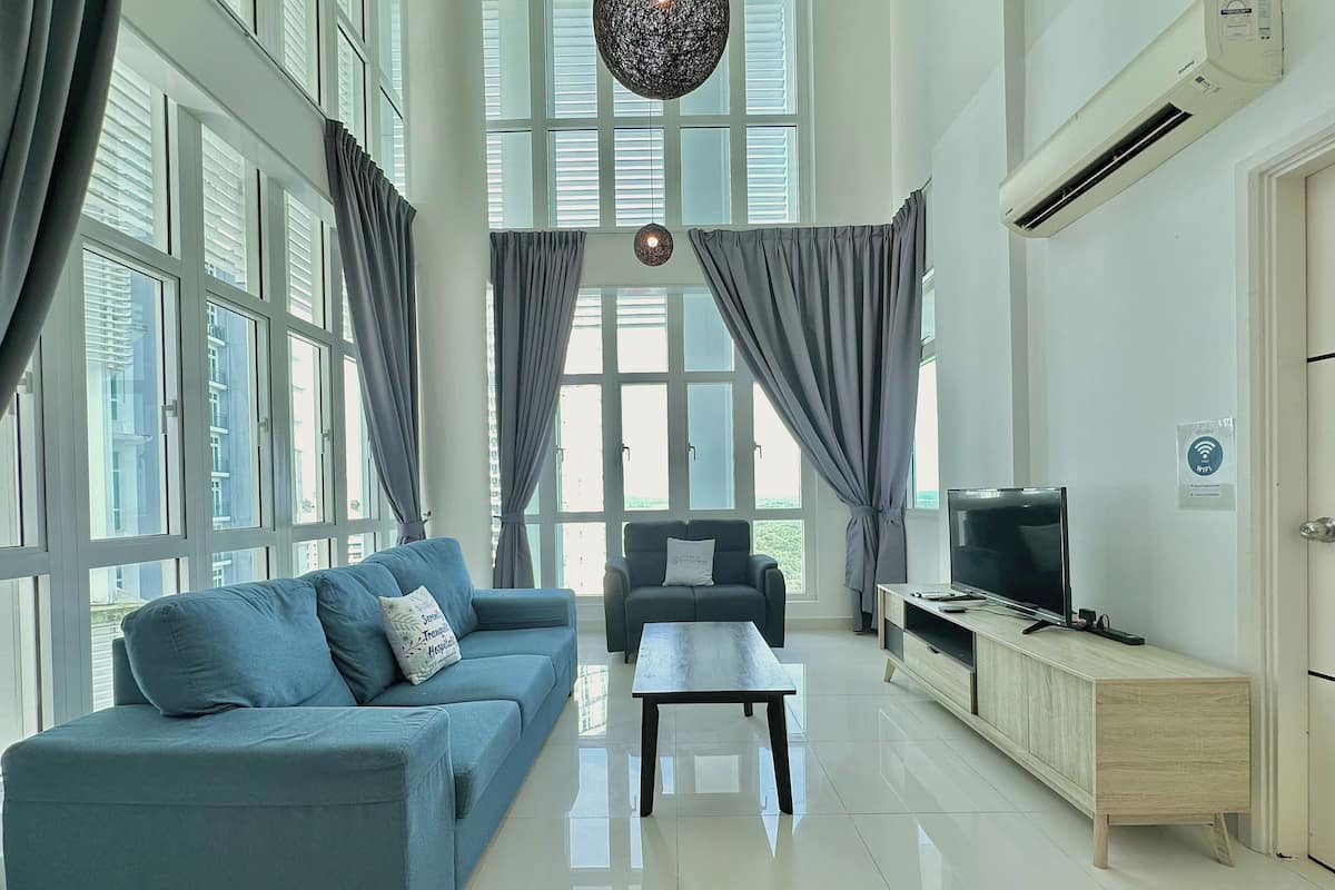 Comfort-Maisonette, 3 Schlafzimmer, Balkon, Stadtblick | Wohnbereich