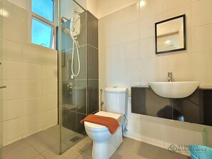 Bathroom - 1 Medini Residence Neo by Stayrene (Gelang Patah/Legoland)