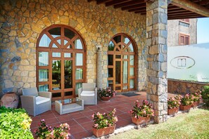 Exterior detail - Villa Favara – Charming Luxury Retreat with Private Pool (Scala)
