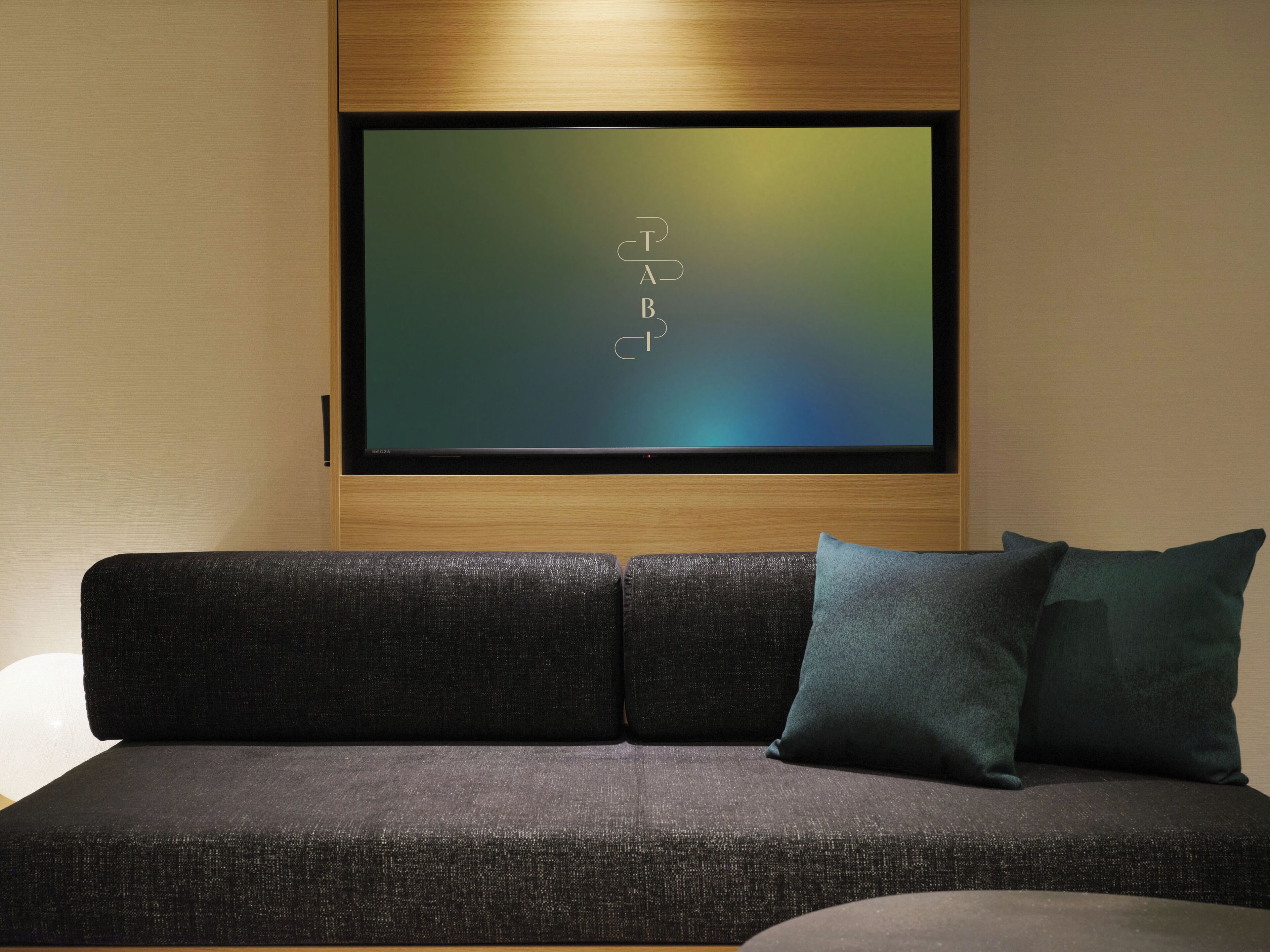 In-room safe, WiFi (free), bed sheets