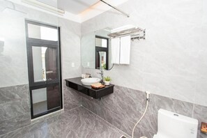 Quarto casal luxo, sacada | Banheiro