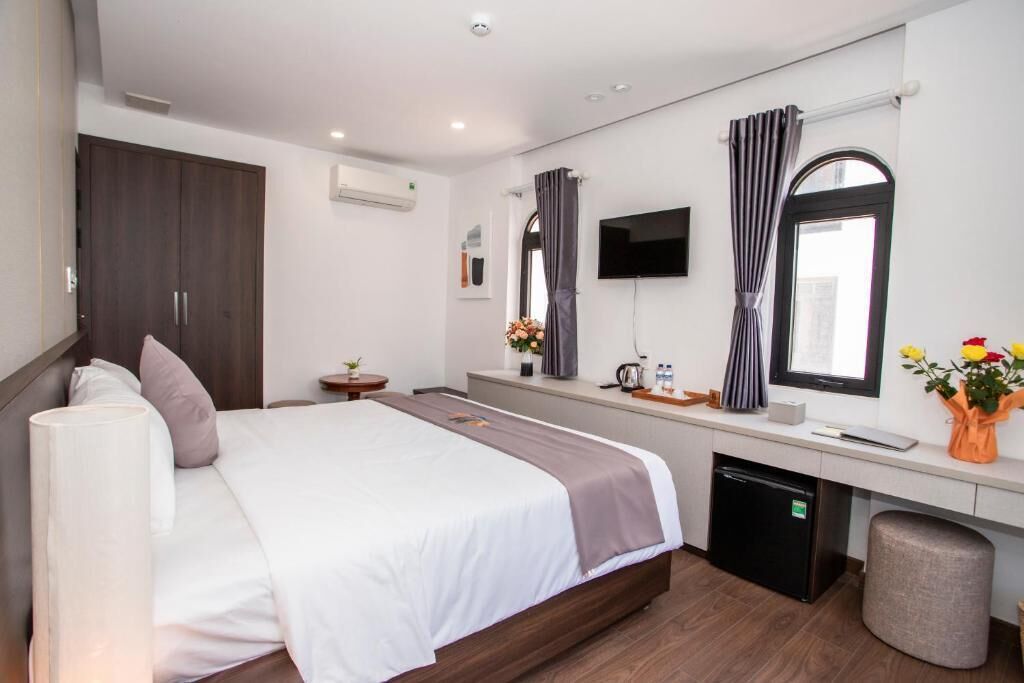 Quarto casal luxo, sacada | Ferros/tábuas de passar roupa, Wi-Fi de cortesia