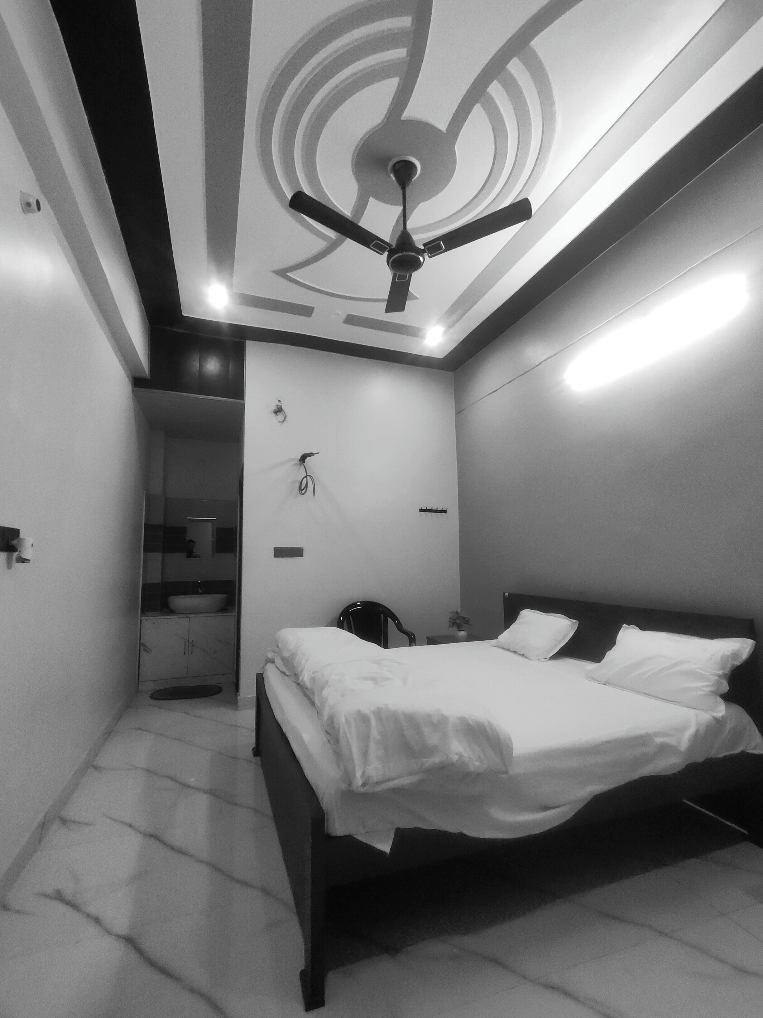 Comfort Double Room | Desk, laptop workspace, iron/ironing board, free WiFi