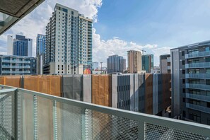 Property grounds - Urban Oasis in DT Phoenix  w Pool, Gym and Parking (Phoenix)