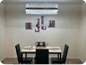 Dining - LJA Villa. 4BR Family-Friendly Townhome with Yard, AC & Coffee (Cheyenne)