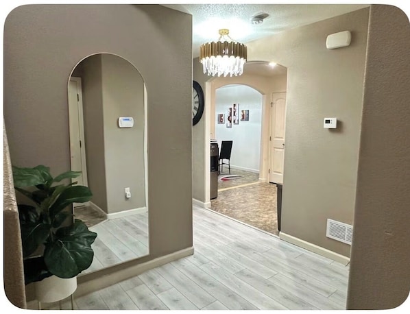 Interior - LJA Villa. 4BR Family-Friendly Townhome with Yard, AC & Coffee (Cheyenne)