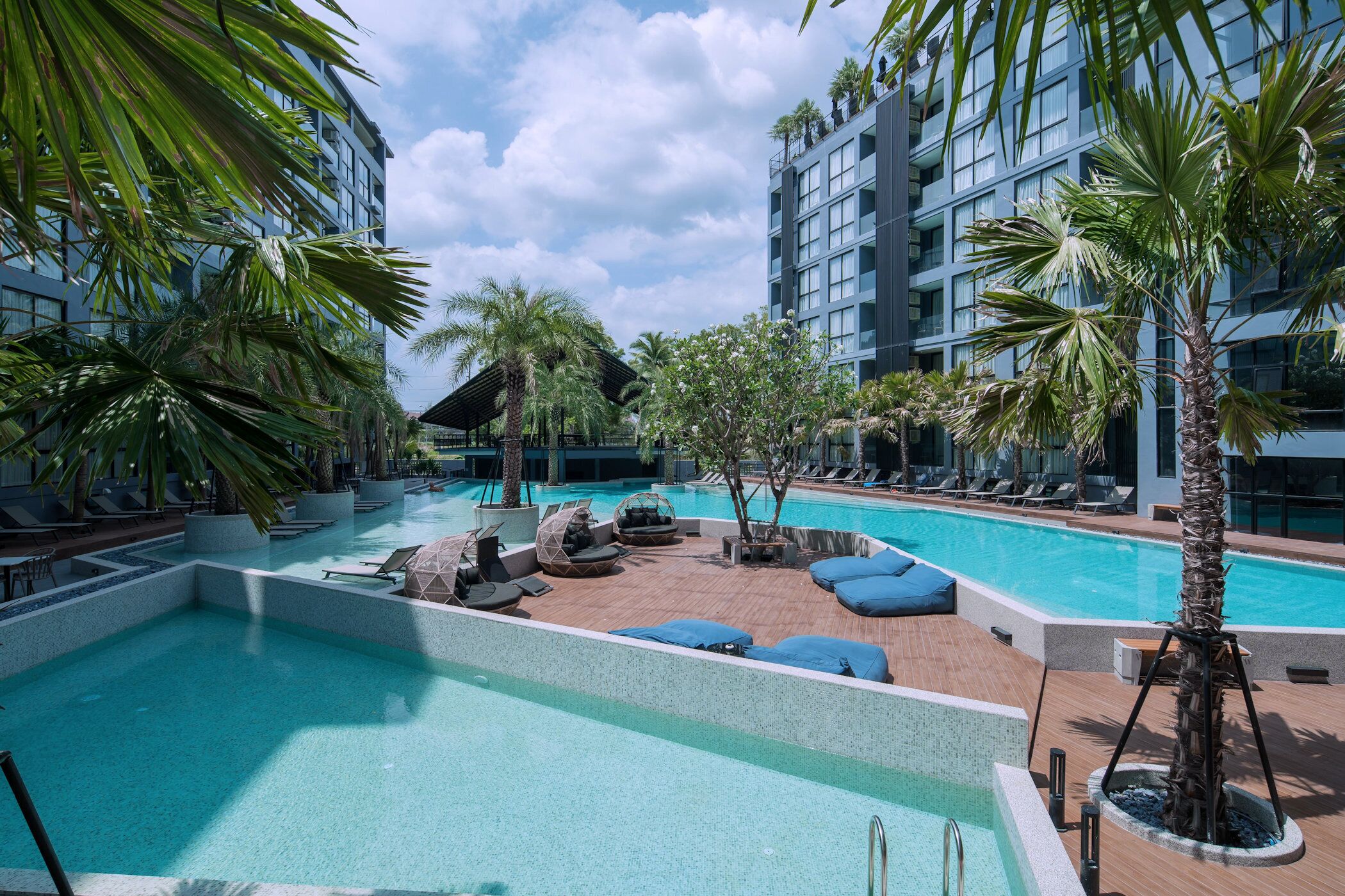 3 outdoor pools