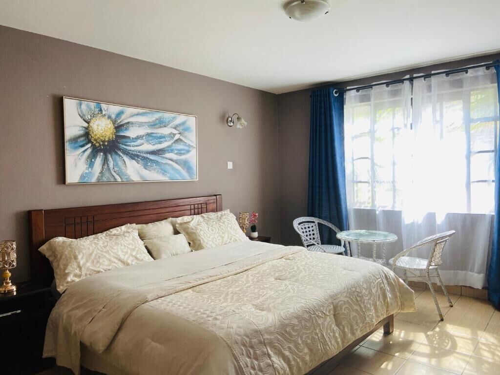 2 bedrooms, iron/ironing board, internet