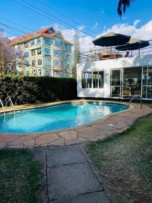 Pool - Riara Prestige Apartments (Nairobi)