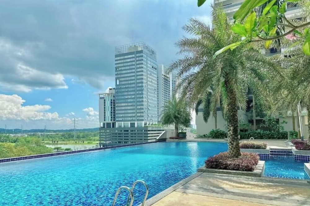 Meridian Medini Legoland by Stayrene