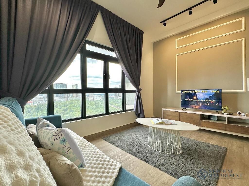 Apartamento, 1 cama de matrimonio, vistas a la ciudad | Zona de estar | Una televisión de pantalla plana