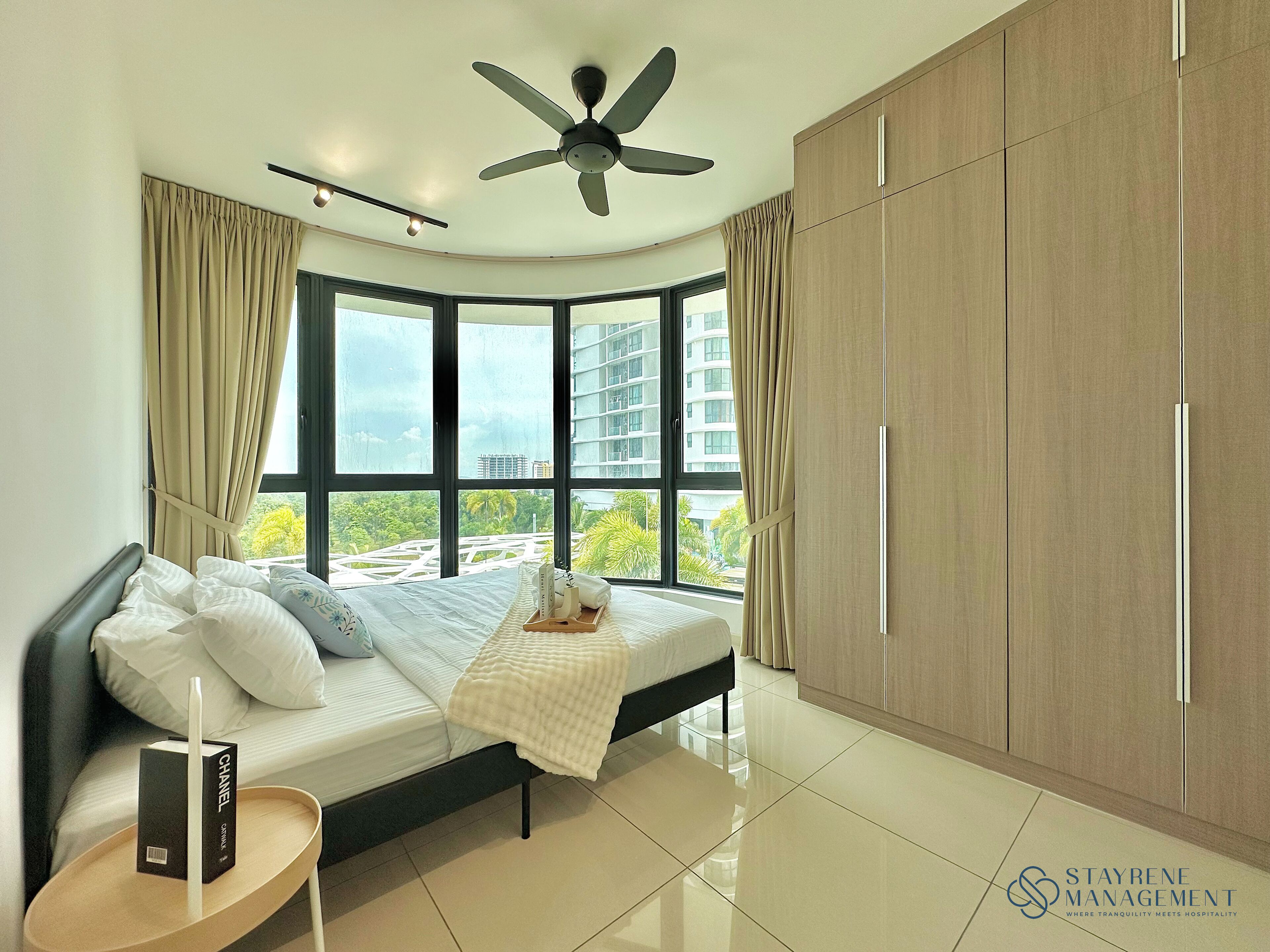 Club Apartment, 1 Bedroom, Balcony, City View | Blackout drapes, iron/ironing board, free WiFi