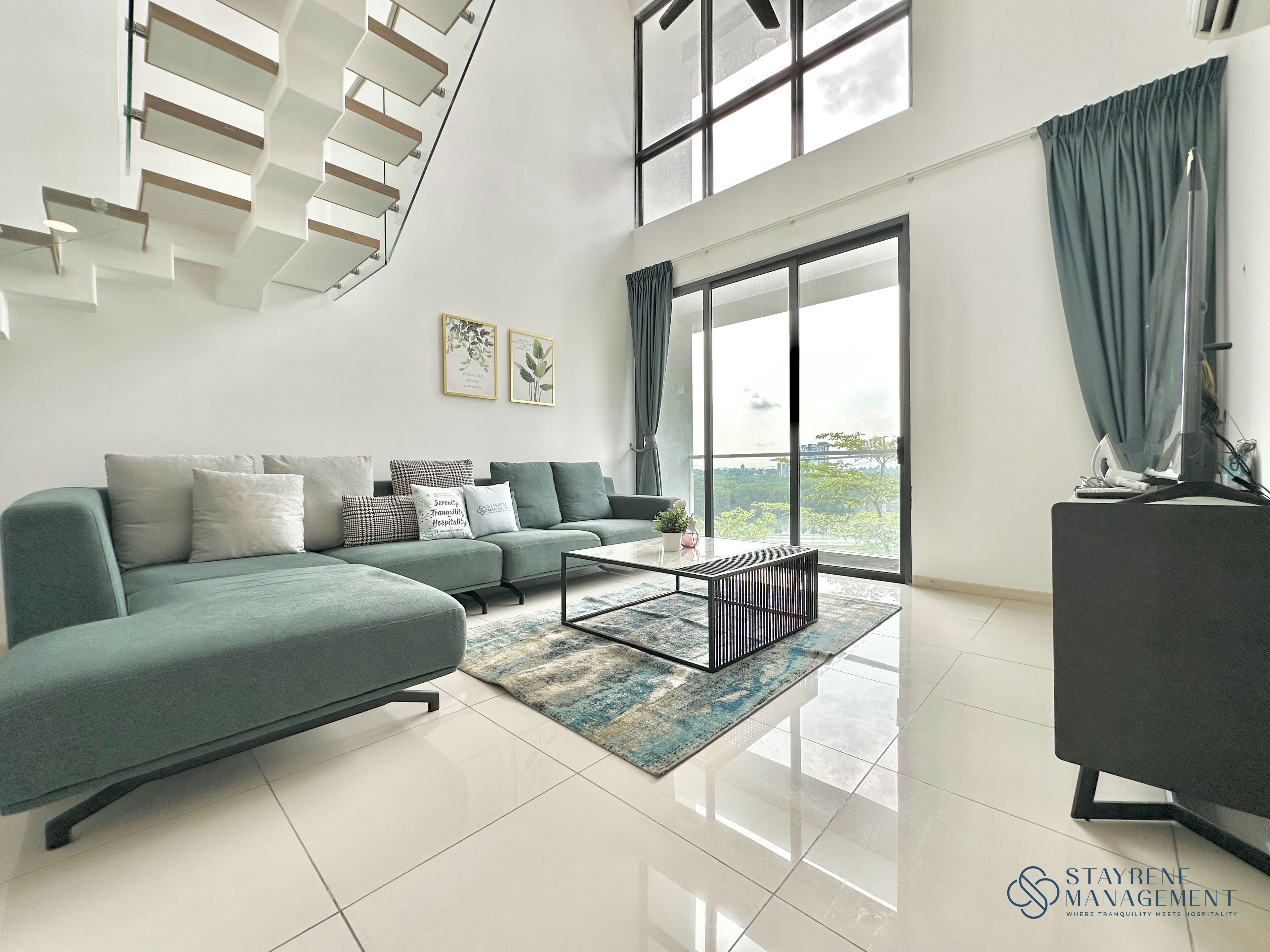 Luxury Duplex, 2 Bedrooms, Balcony, City View | Living area