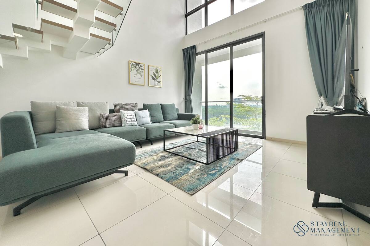 Luxury Duplex, 2 Bedrooms, Balcony, City View | Living area