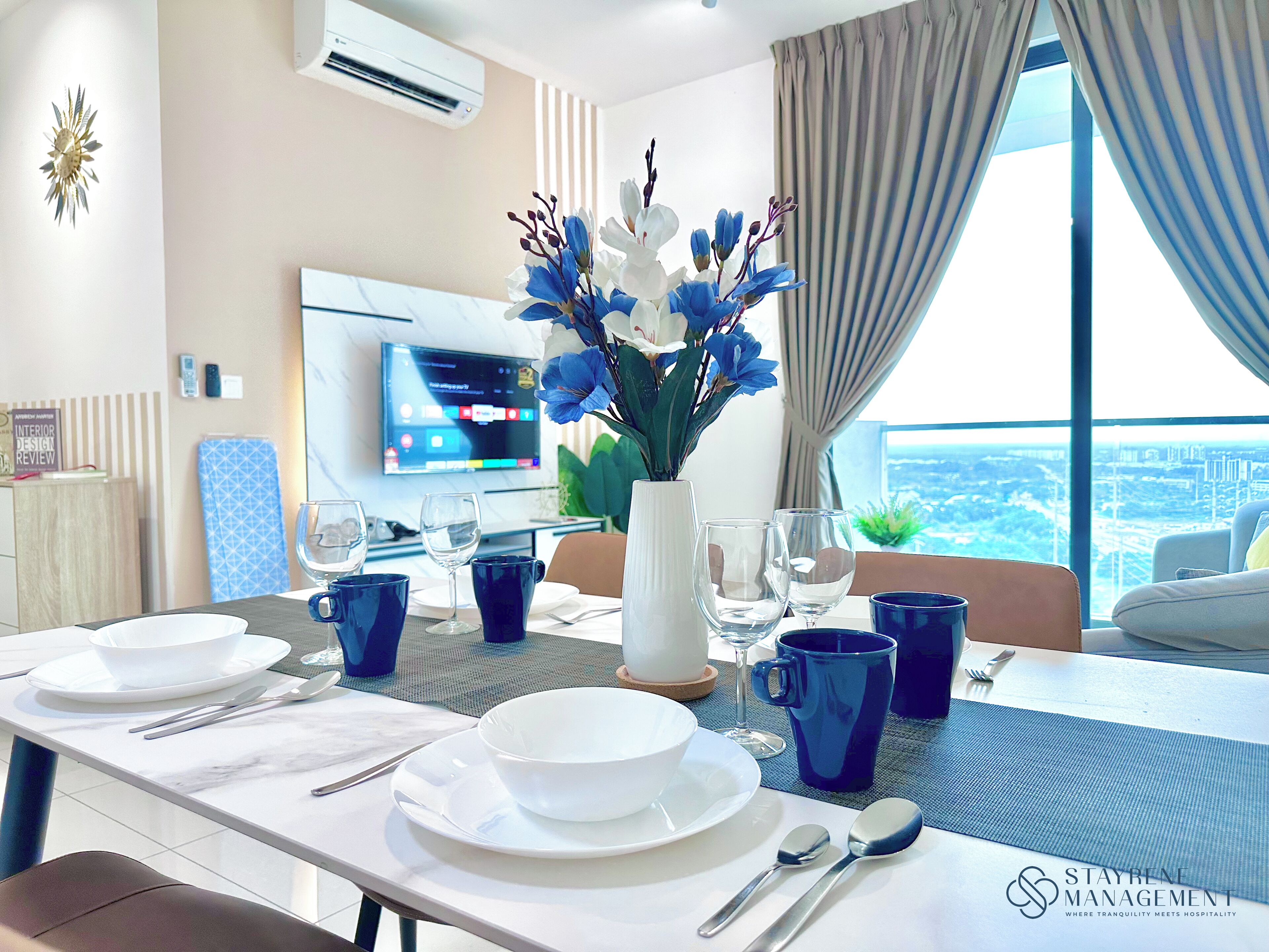 Apartemen Deluks, 2 kamar tidur, balkon, pemandangan danau | Tempat makan