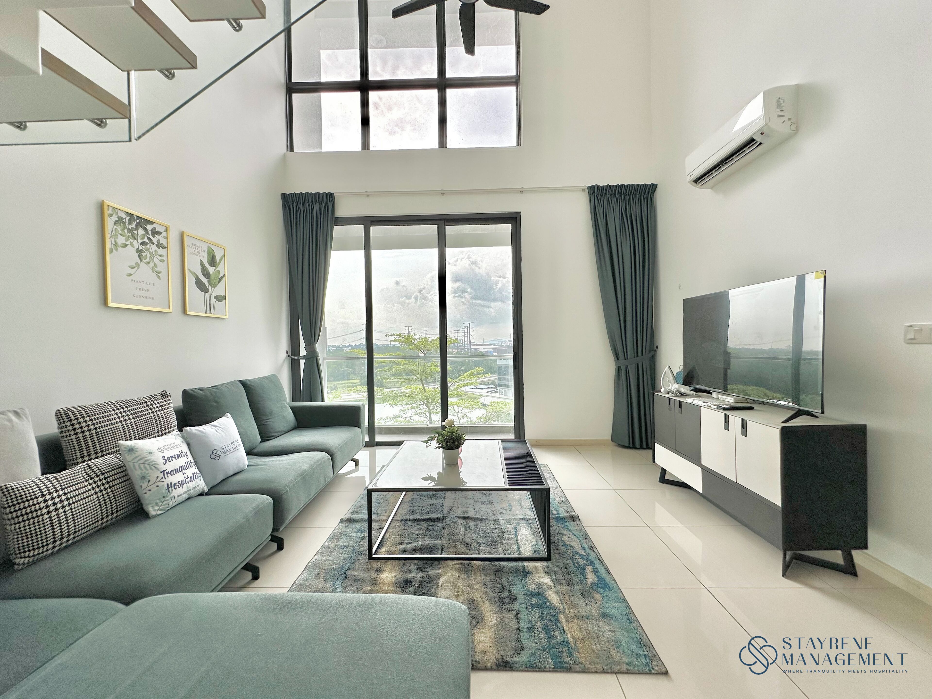 Appartement Duplex Luxe, 2 chambres, balcon, vue ville | Coin séjour