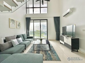 Luxury Dubleks, 2 Yatak Odası, Balkon, Şehir Manzaralı | Oturma alanı