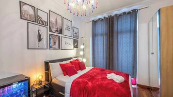 1 bedroom, iron/ironing board, internet, bed sheets