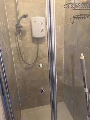 Hair dryer - Modern 1-Bedroom Flat in Trendy Leytonstone (London)