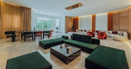 Villa Onyx I – Luxury 4BR Retreat with Indoor Pool, Sauna & Golf Views