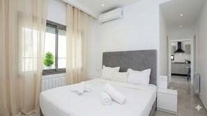 2 bedrooms, iron/ironing board, Internet - Cozy stay with balcony view in La Marsa (Marsa)