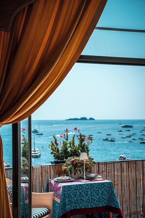 تناول الطعام