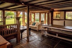 Interior - Wonderland Party Retreat (Henfield)