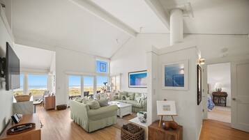 Télévision, cheminée